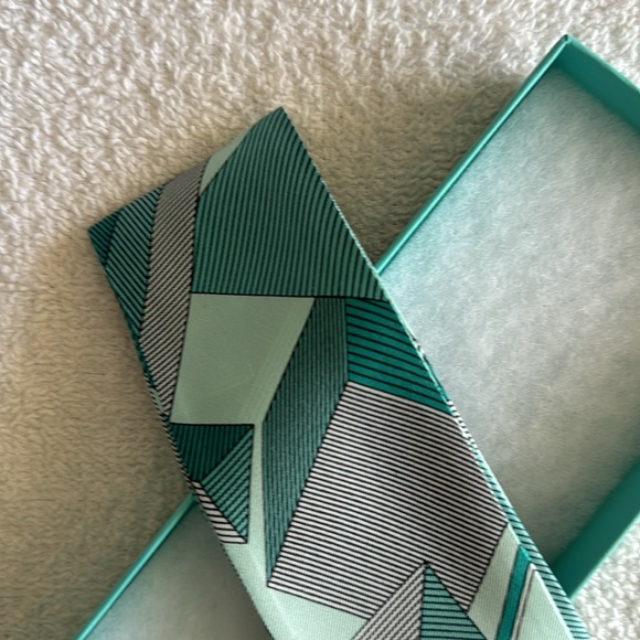 Tiffany & Co. Giant T Ribbon Scarf in Tiffany Blue - Picture 7 of 17